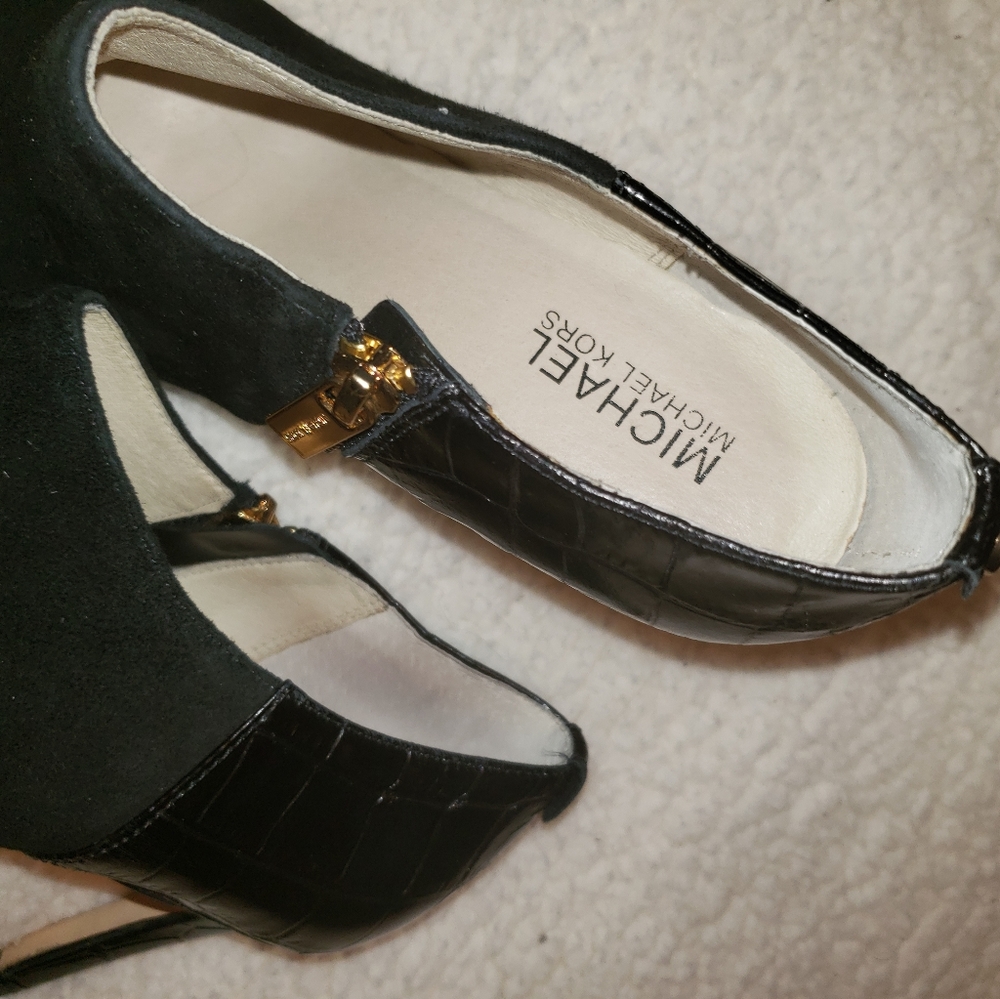 Micheal Kors ankle bootie heels size 7 - Picture 2 of 6